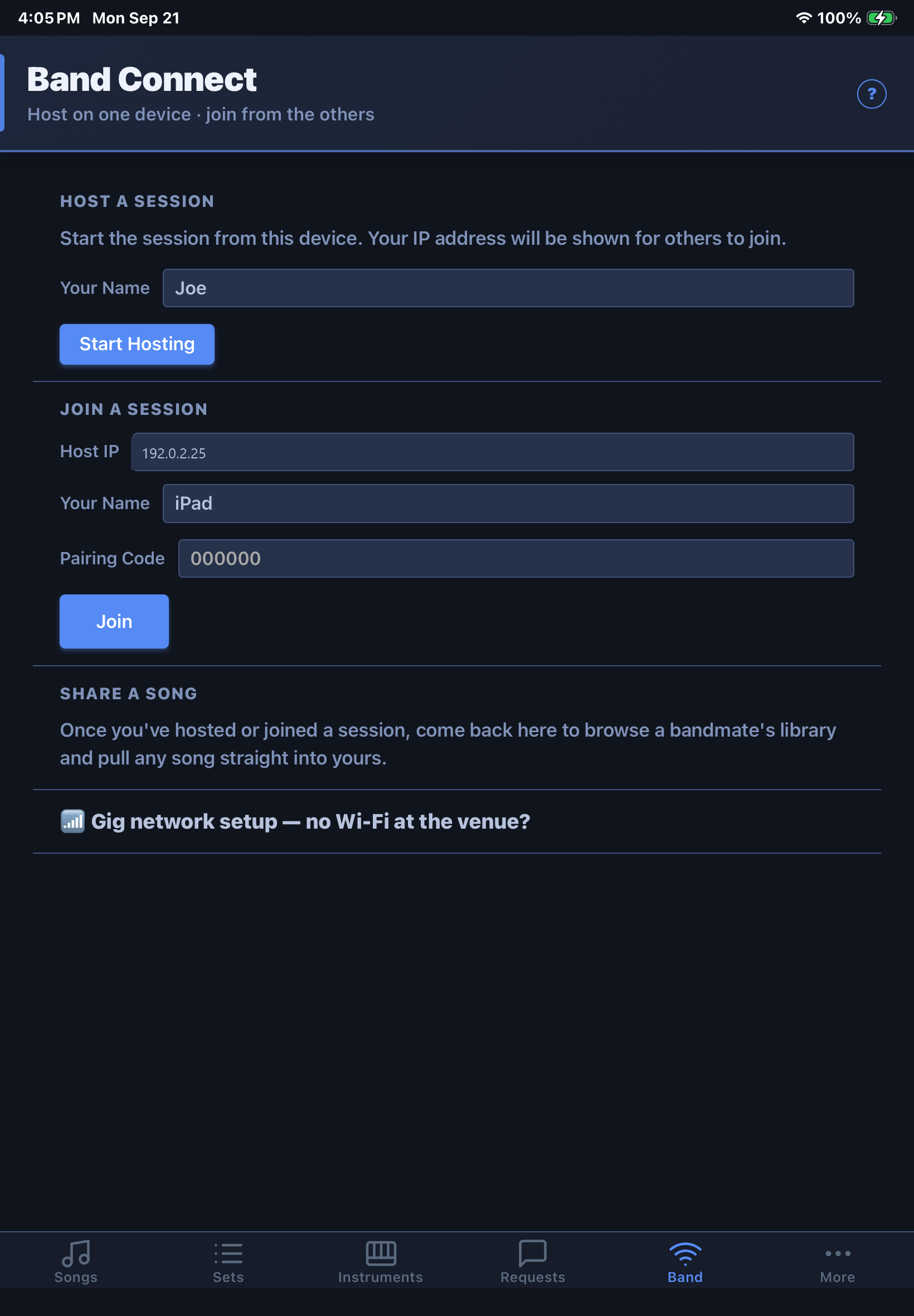 Cuevera Band Connect screen showing local hosting, joining, pairing, and selected-song sharing